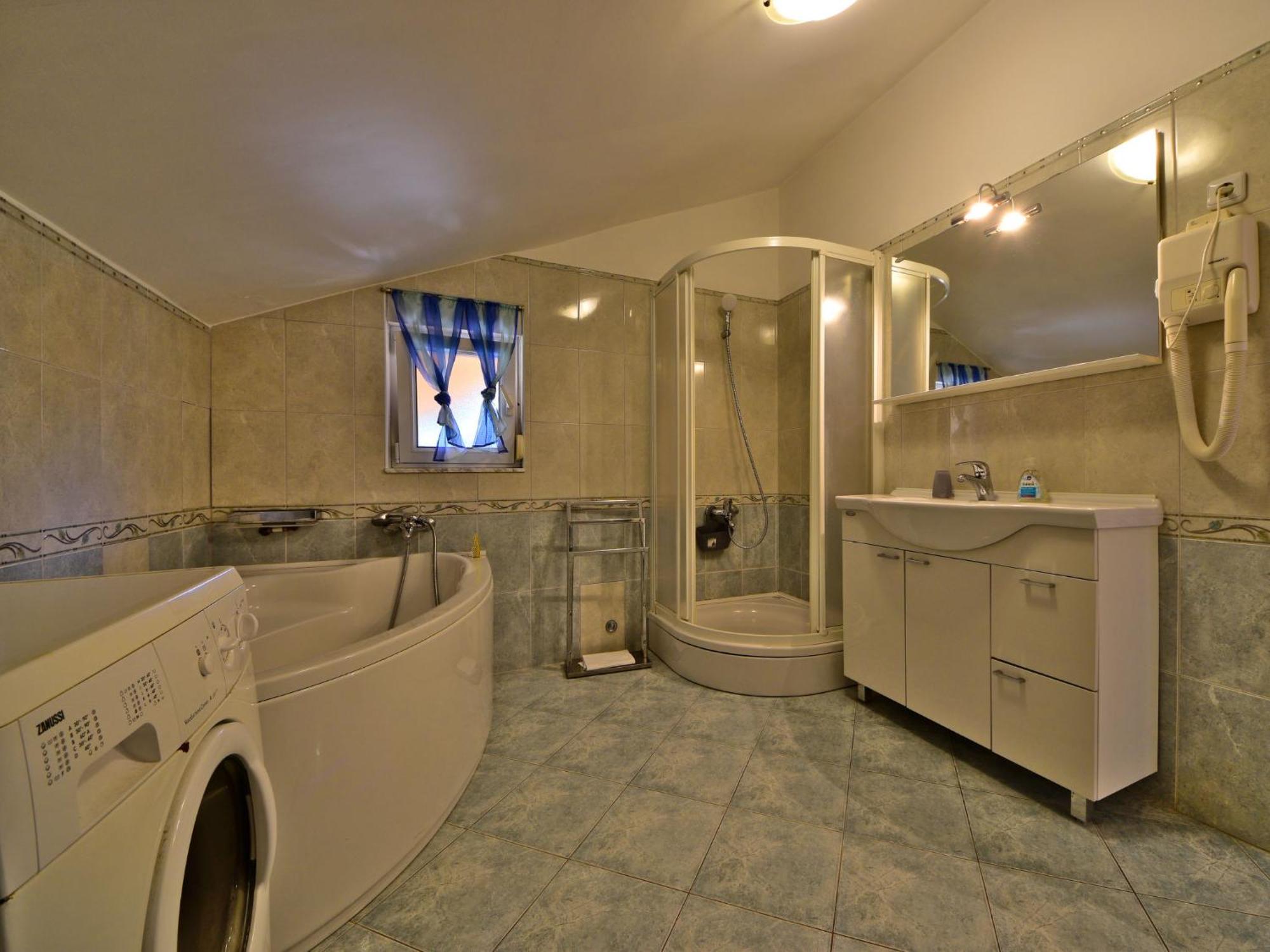 Apartment Olga-5 By Interhome Banjol Екстер'єр фото